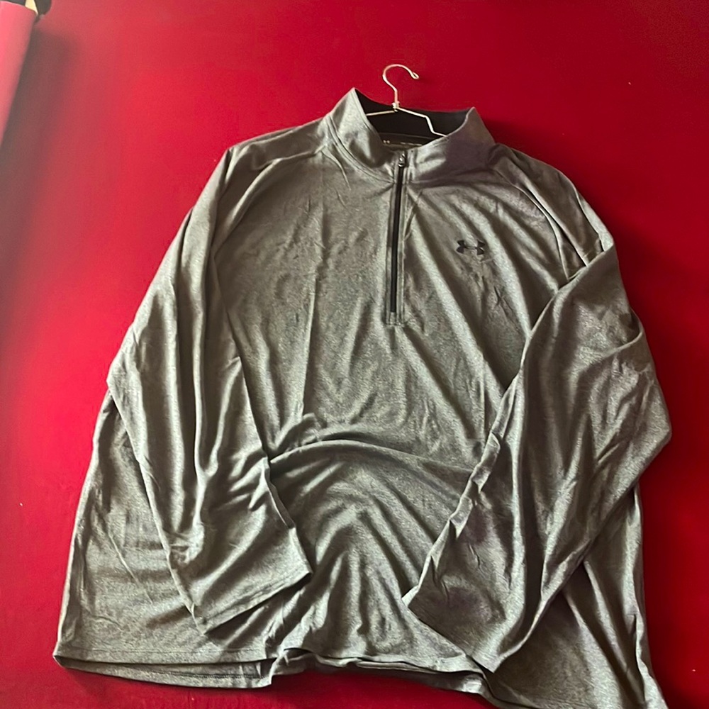 Underarmor 4XL light ouster zip dry fit pull over Big and tall